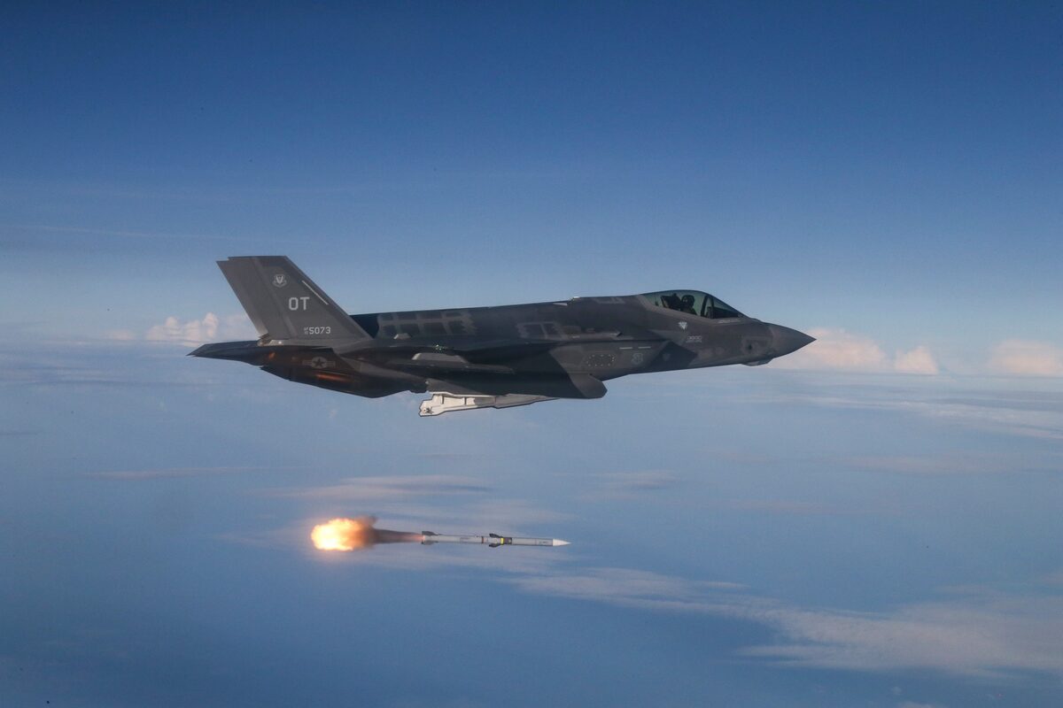 $20.7B Sole-Source AMRAAM Multiyear Deal Puts Raytheon on Record Production Path for 16 Foreign Customers