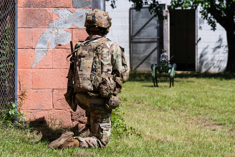 Army RFI Targets Autonomous Robot for Combat Vehicle Recovery in Jammed, GPS-Denied Environments
