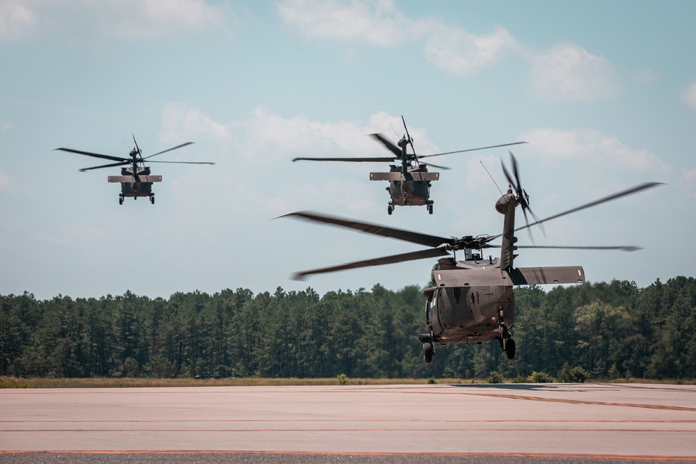 $234M Undefinitized Modification Puts 16 More UH-60M Black Hawks on Army Order