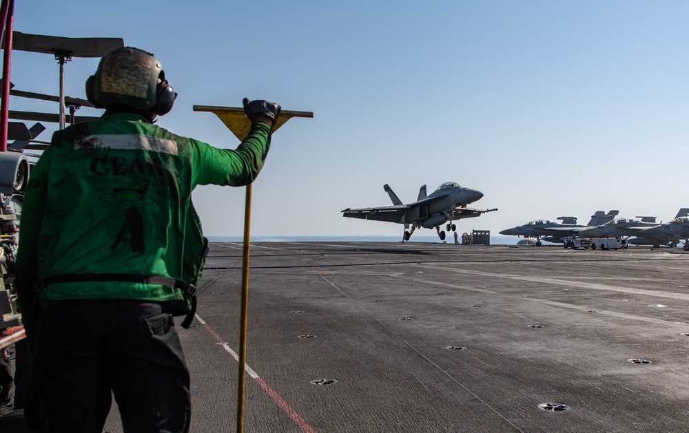 Navy Picks Boeing for F/A-XX Carrier Fighter in $20B-Plus Development Deal