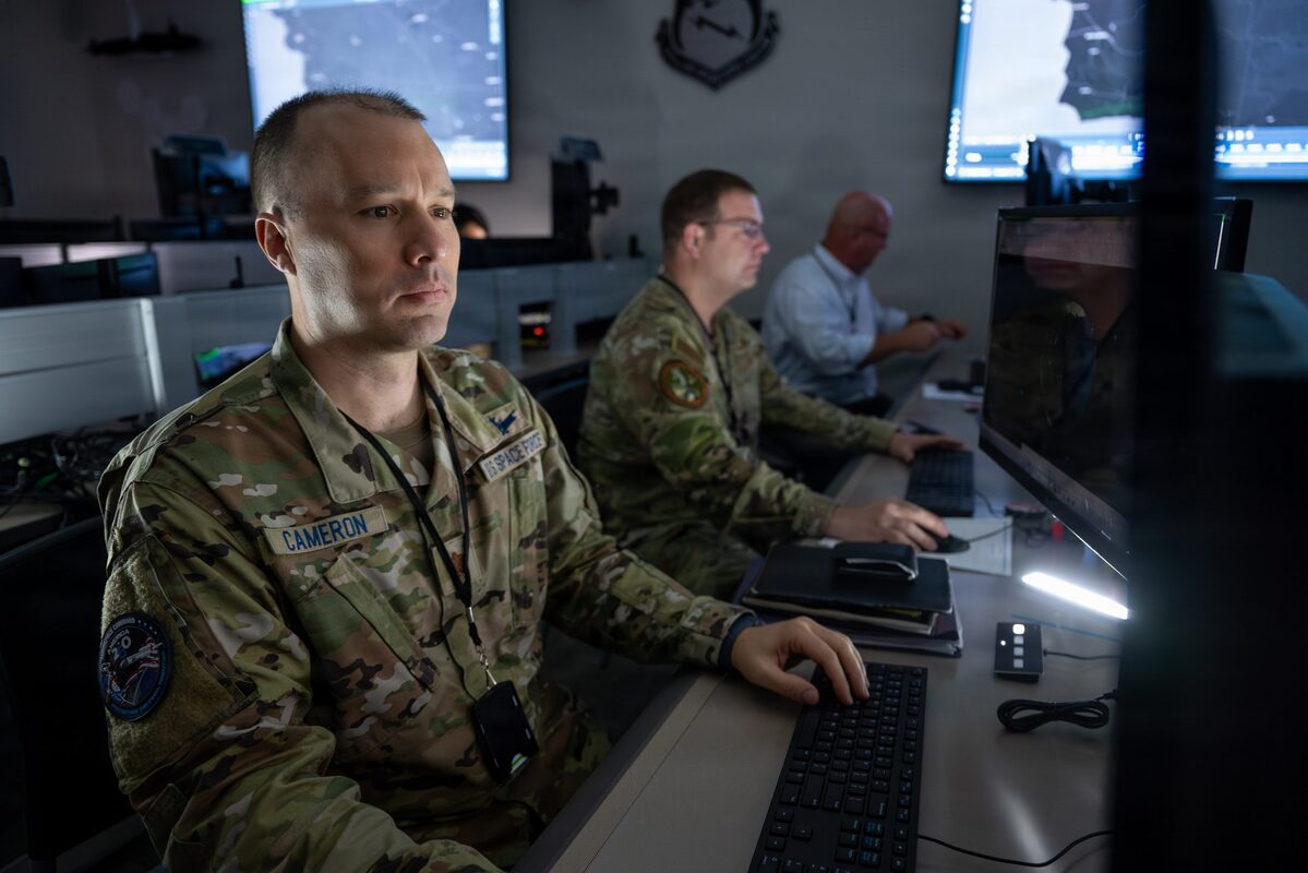 Air Force Awards Dataminr $318M for AI-Powered Global Alerting Platform
