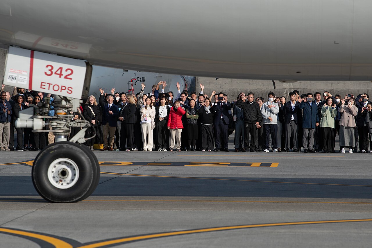$869M in Navy and Air Force Audit Work Goes to EY on Single Quotes