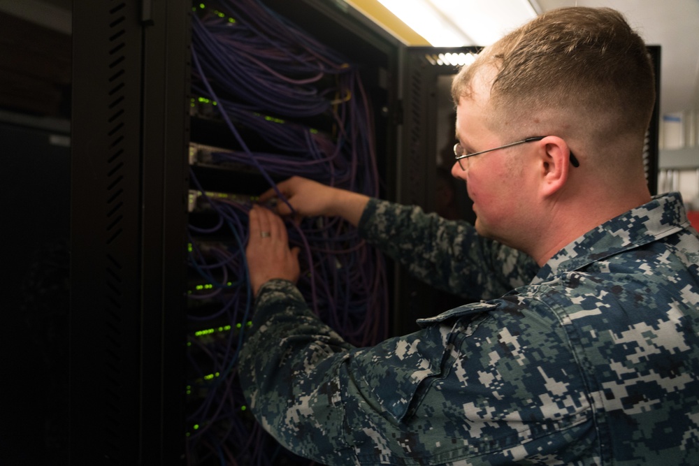 DISA's CommandNet Plan: All 11 Combatant Commands to Migrate to Unified IT Network Starting FY2028