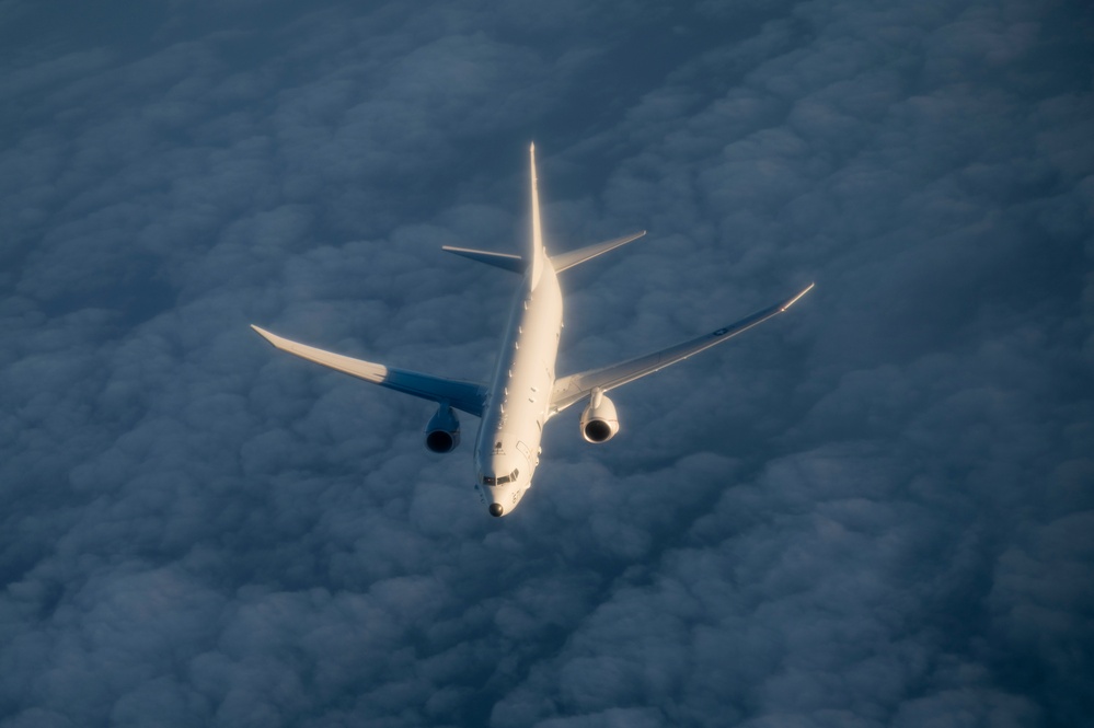 Navy Extends $939M Contractor Air-Refueling Fleet Four Days Before Expiration