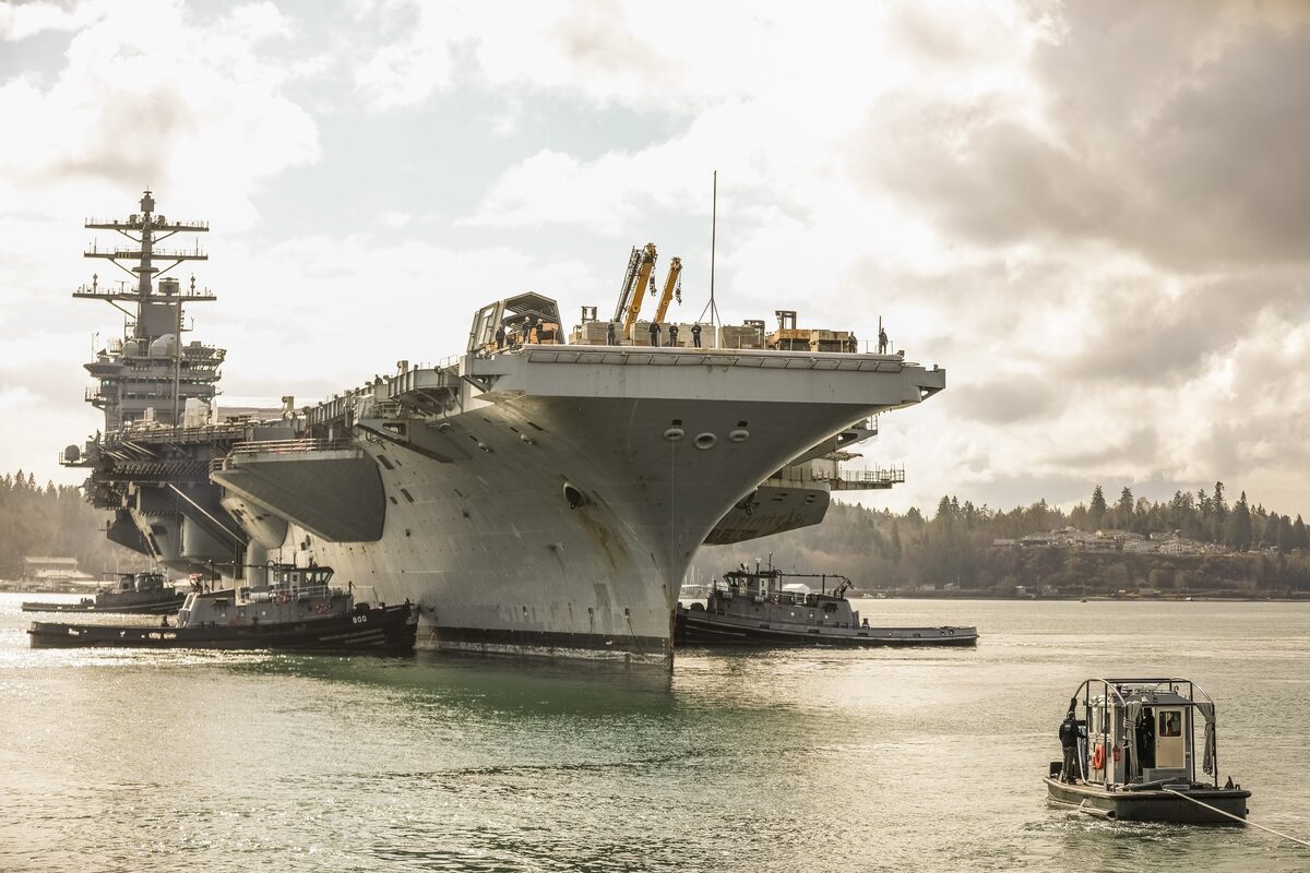 Navy's Shipyard Rebuild Balloons to $200 Billion, GAO Finds — With No Duty to Tell Congress