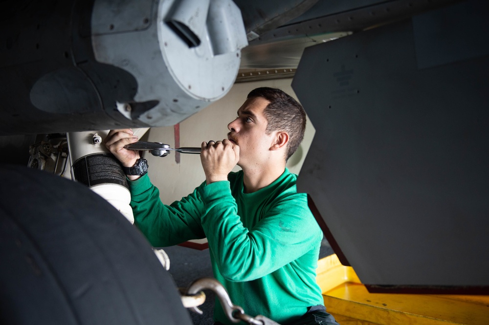 Navy Sole-Sources $22M F/A-18 IRST21 Cooling Unit Contract to Meggitt Defense, Sole Supplier for Full-Rate Production
