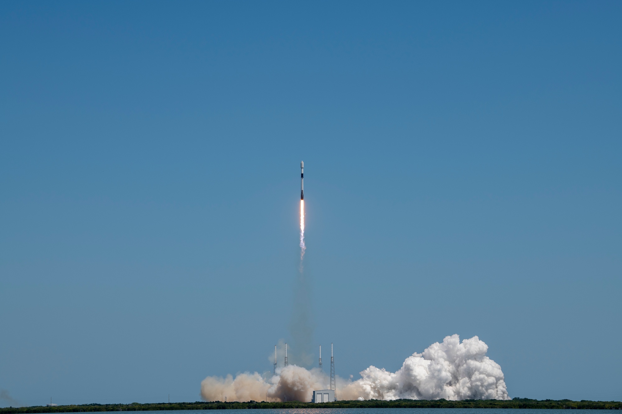 Space Force Awards $615M for Aircraft-Tracking Satellites, Rocket Lab Takes $397M Share