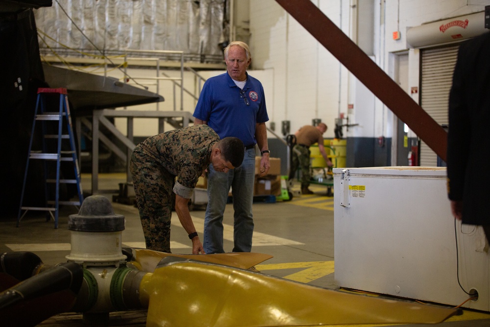 $231.5M Navy Modification Adds Two More LCAC-100 Hovercraft From Textron